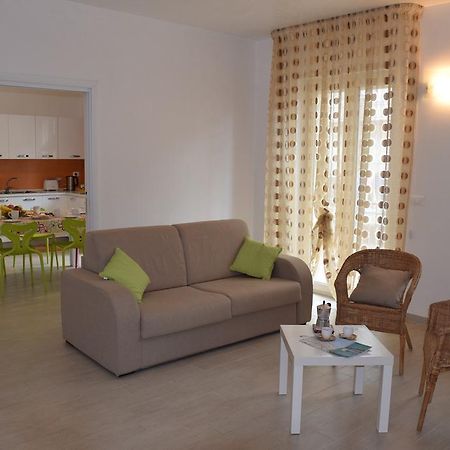 Casa Vacanza Comfort Apartment เชจลีเมสซาปิกา ภายนอก รูปภาพ