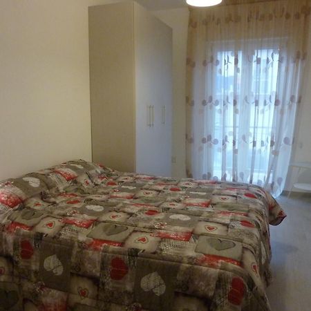 Casa Vacanza Comfort Apartment เชจลีเมสซาปิกา ภายนอก รูปภาพ