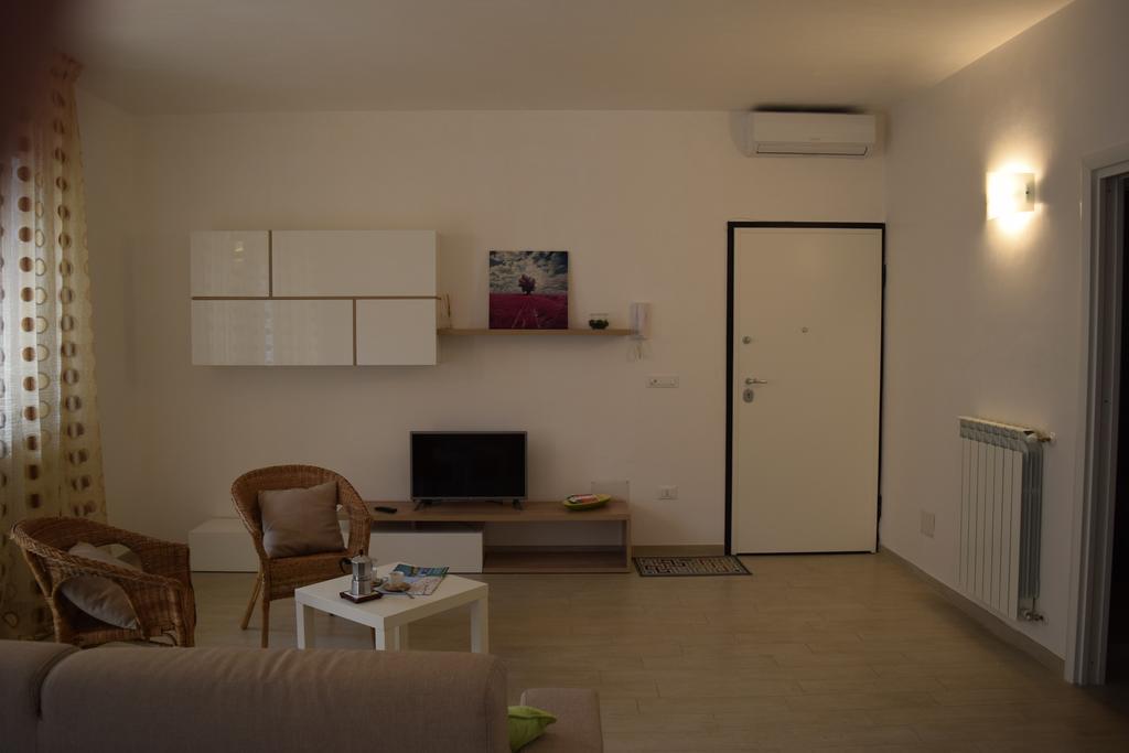 Casa Vacanza Comfort Apartment เชจลีเมสซาปิกา ภายนอก รูปภาพ
